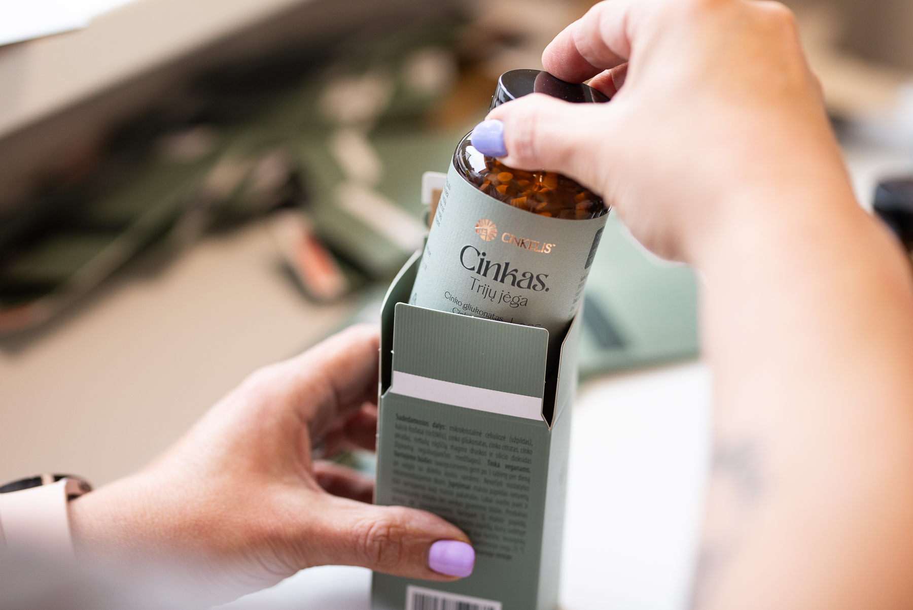 Automated bottle packaging and labelling line